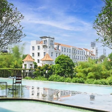 eL Hotel Grande Malang Buitenkant foto