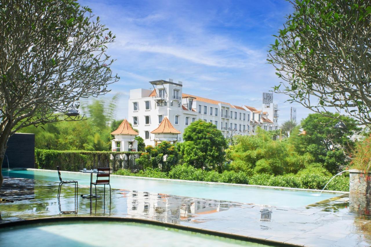eL Hotel Grande Malang Buitenkant foto