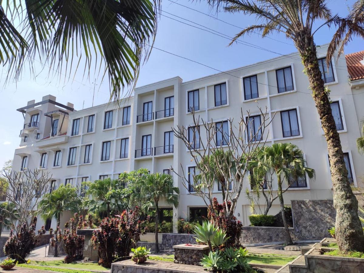 eL Hotel Grande Malang Buitenkant foto